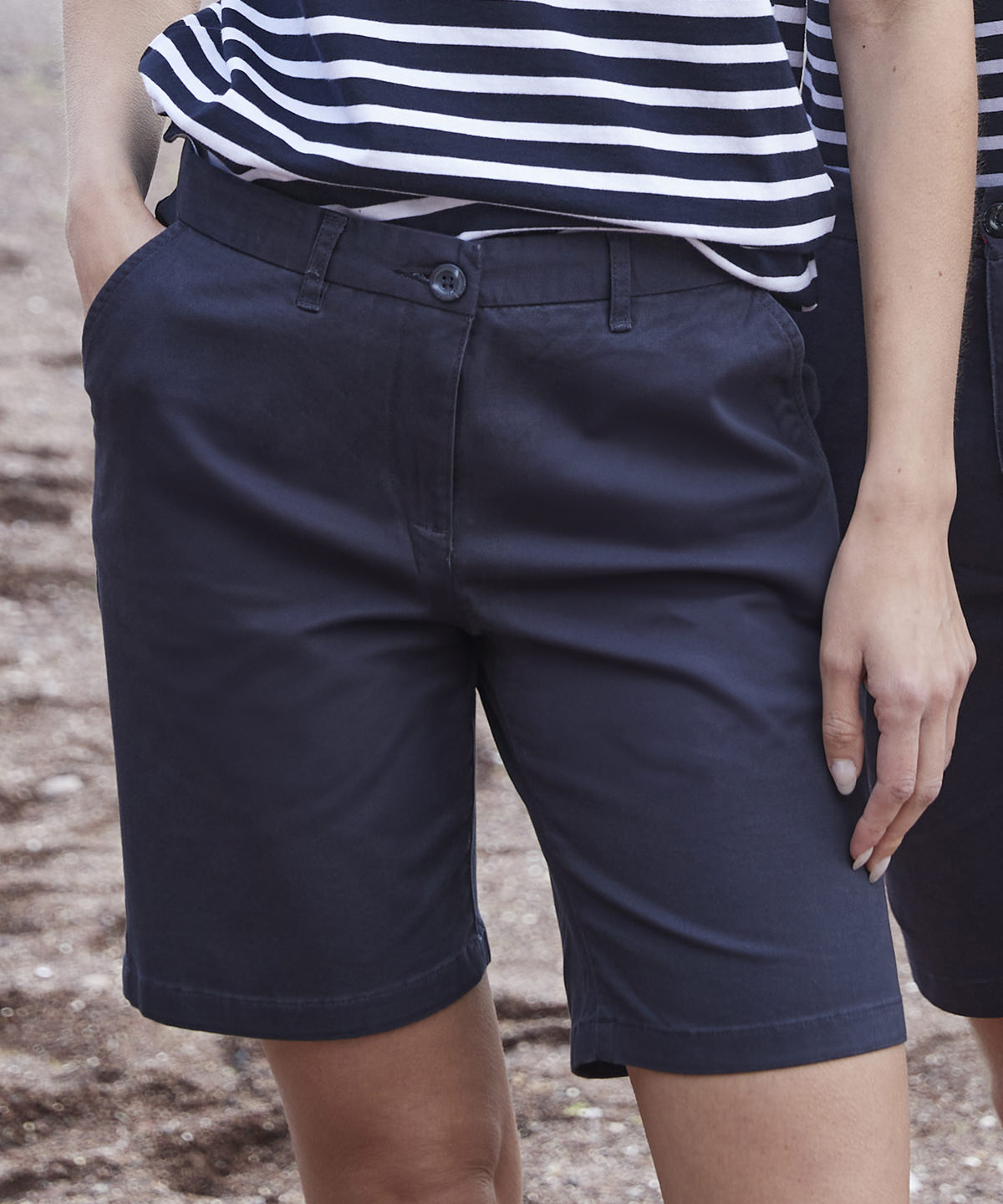 Women’s stretch chino shorts