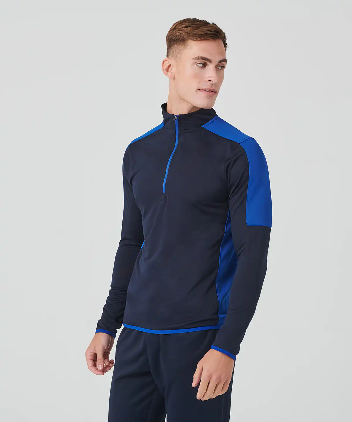 ¼ zip mid-layer with contrast panelling