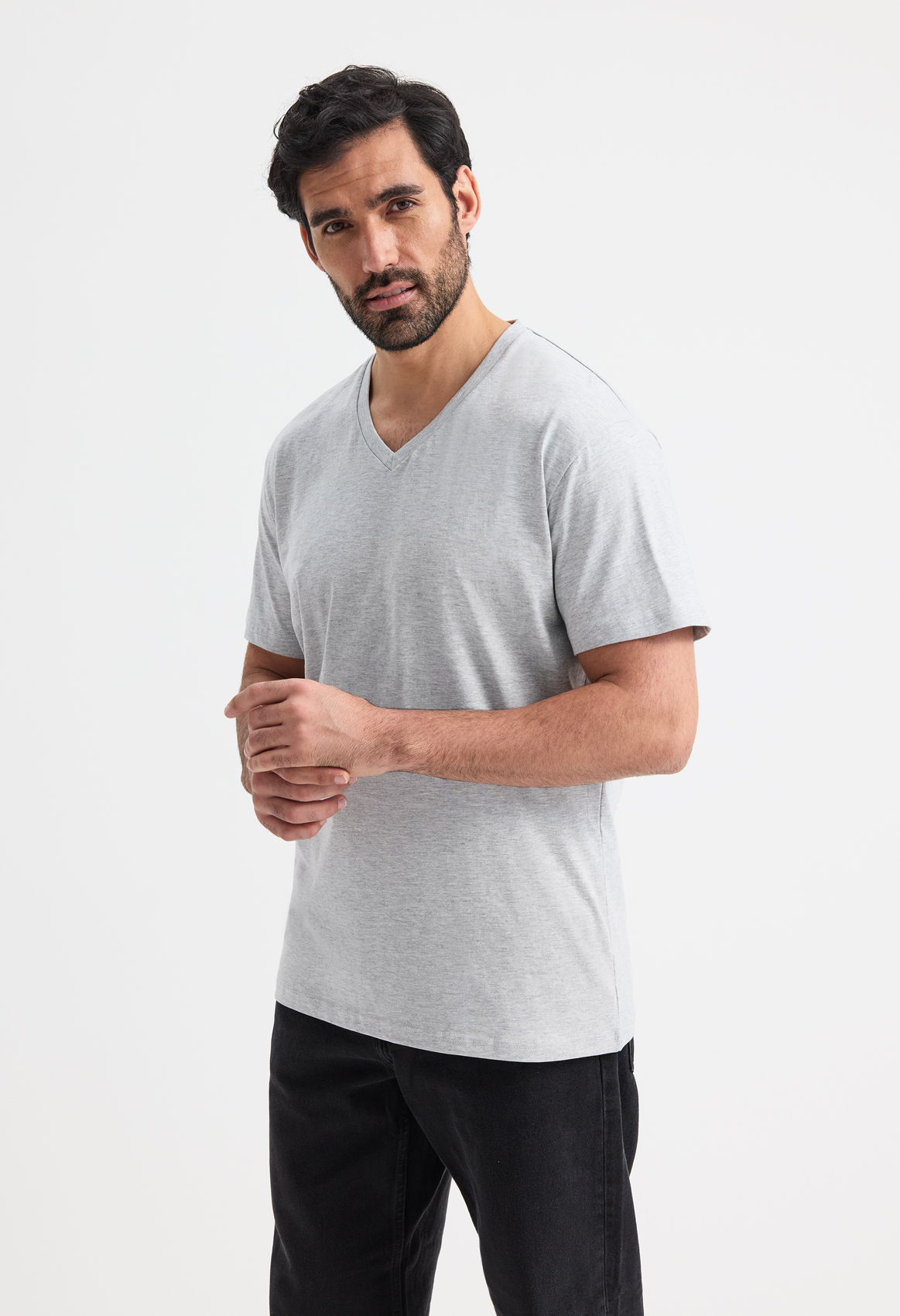 Classic v neck t-shirt