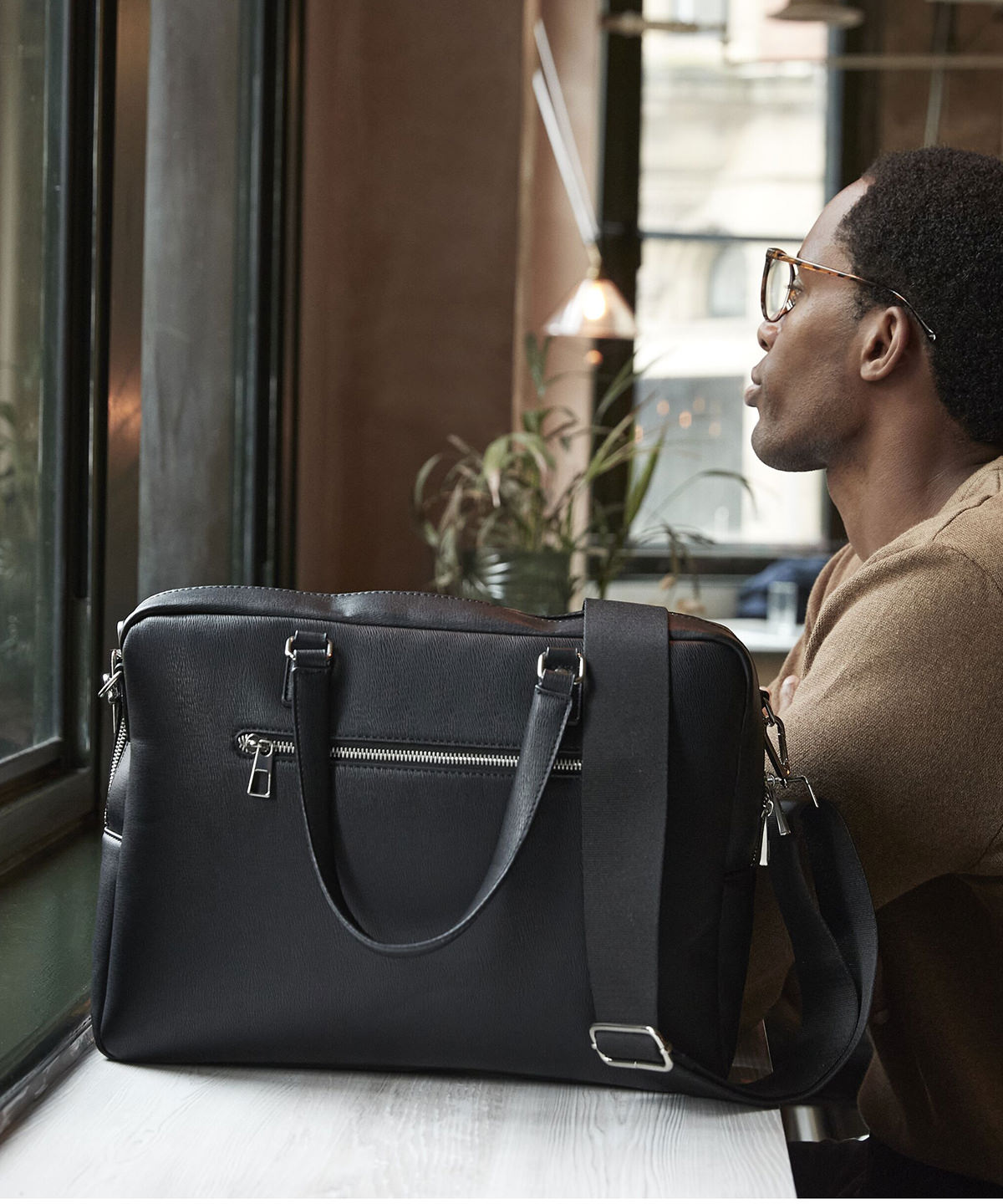 Tailored luxe pu briefcase