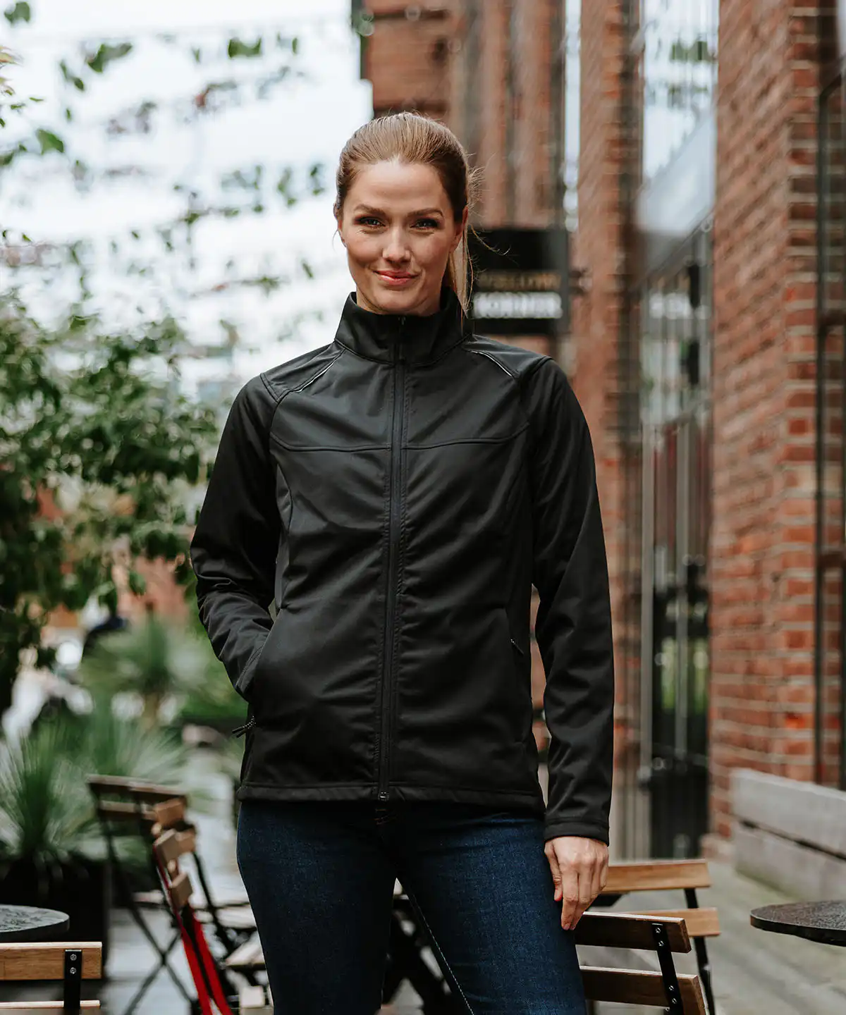 Women’s Greenwich lightweight softshell