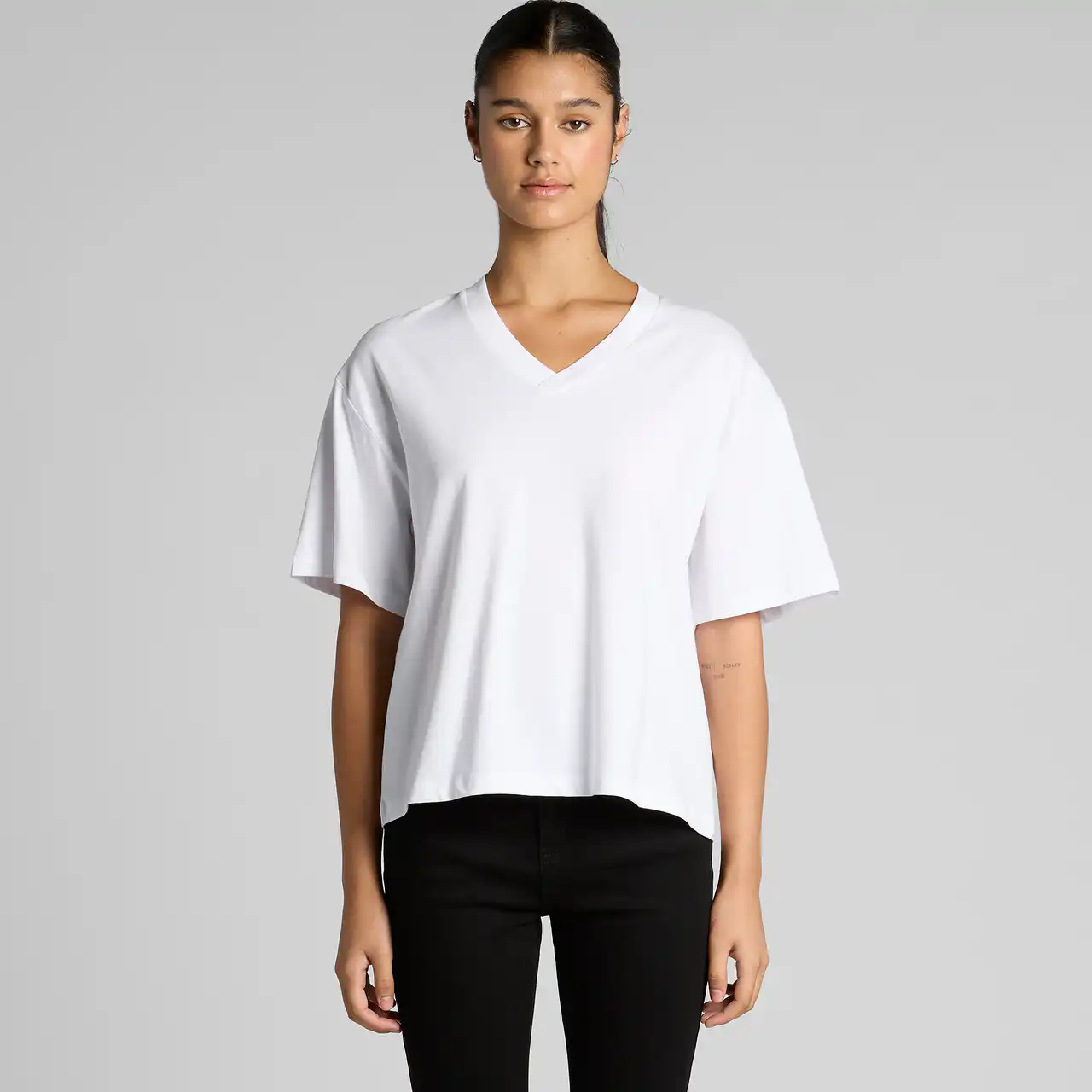 Wo's martina v neck tee | 4095